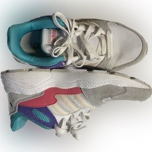 Adidas CloudFoam Vintage Retro Pastel Sneakers Size 6.5 Woman’s
